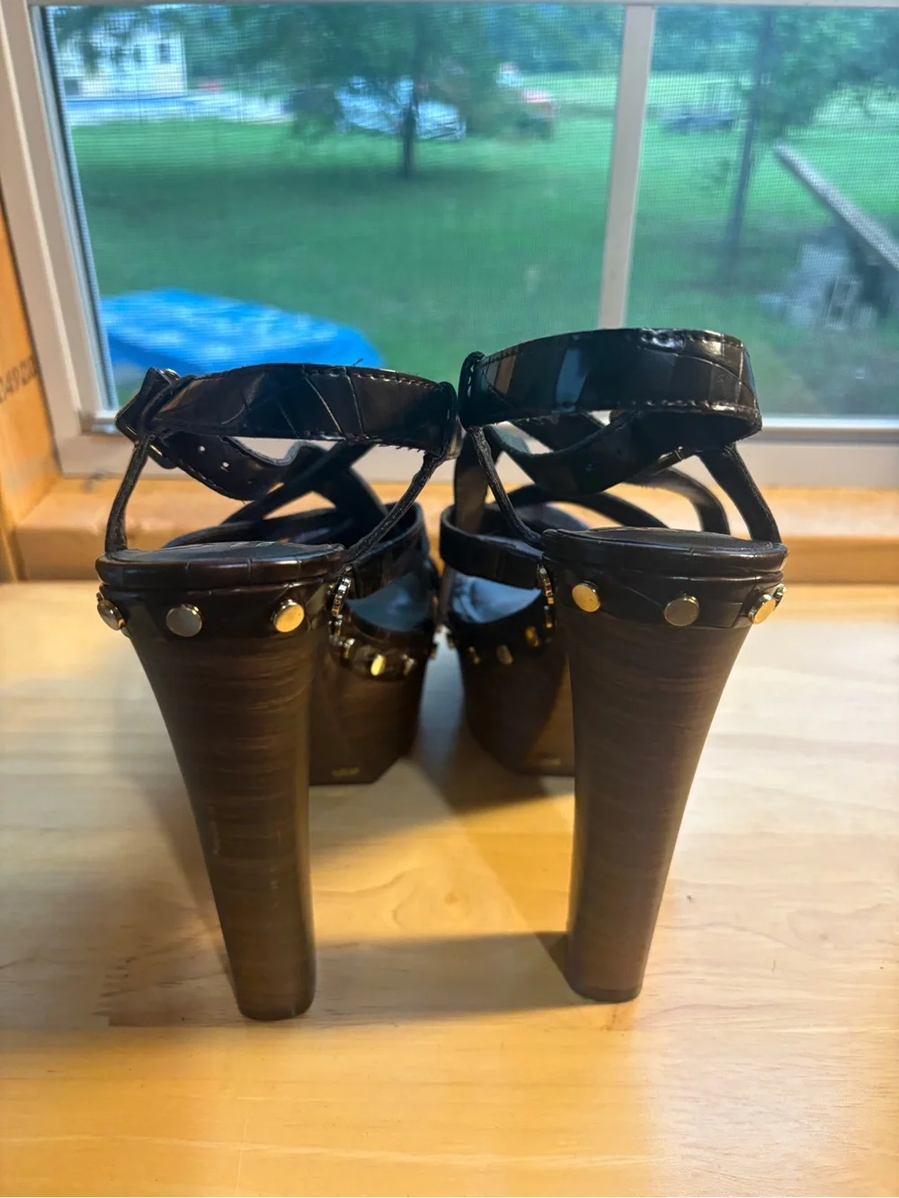 Jennifer Lopez Black Croc-Embossed Platform Sandals with Gold Stud Detail